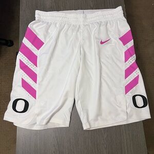 Nike ‘Oregon Ducks’ team issued shorts.